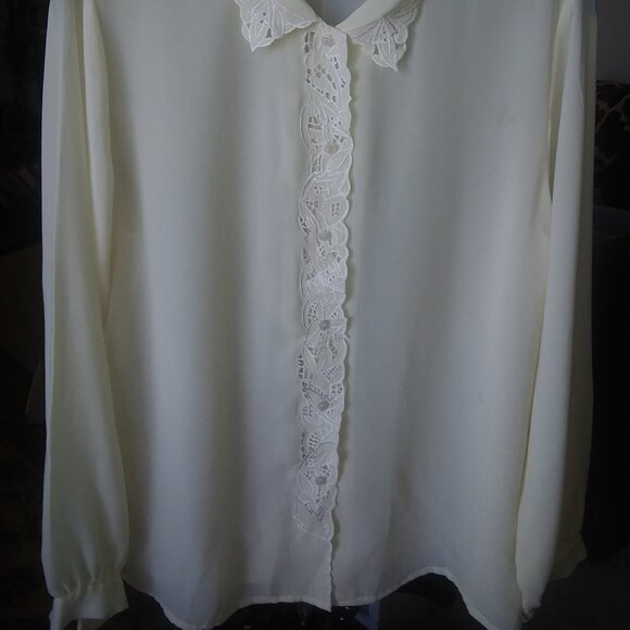Susan Hutton Cream long sleeve button down blouse - Picture 3 of 4